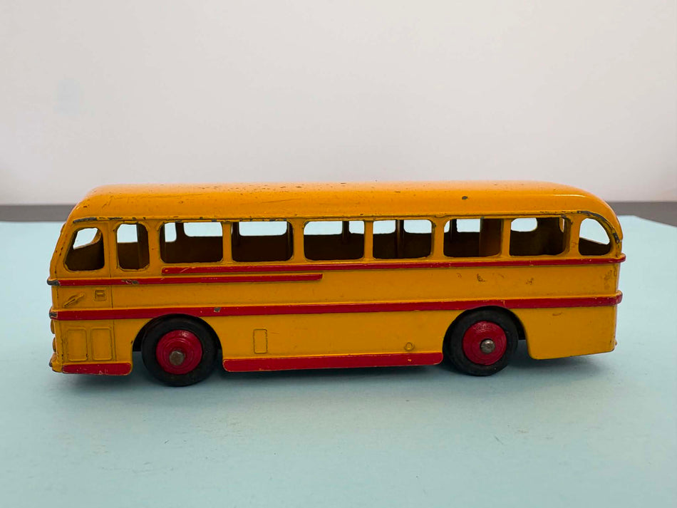 Dinky 282 Duple Roadmaster Coach