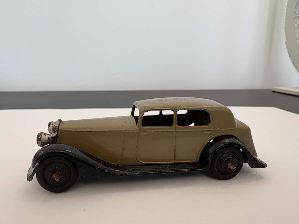 Vintage Dinky Toys 30c Daimler Fawn 1946-47