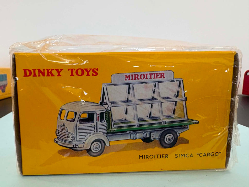 Dinky Atlas 33C Miroitier Simca cargo in Sealed Box