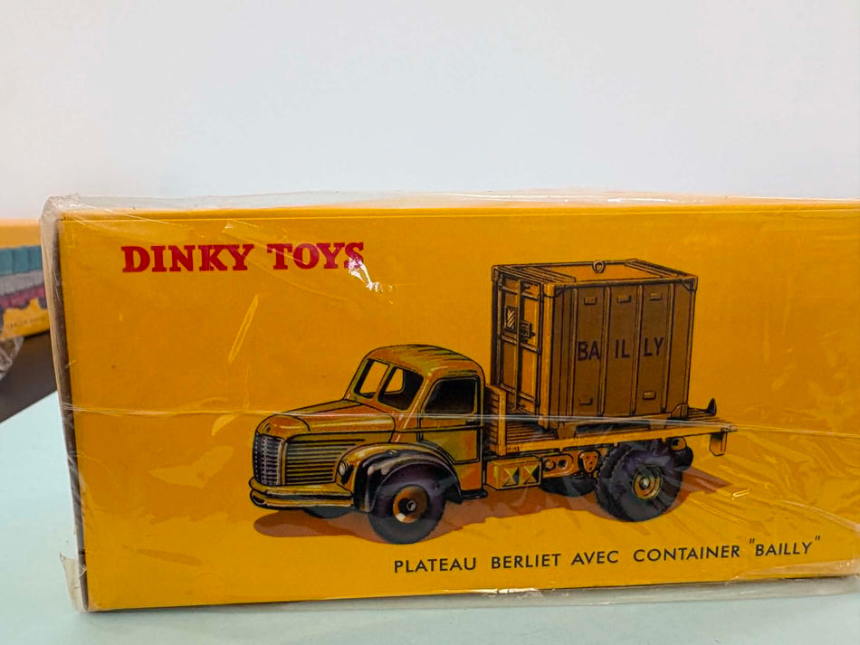Dinky Atlas 581N Plateau Berliet with Container Bailly in Sealed Box