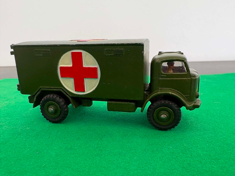 Dinky 626 Military Ambulance