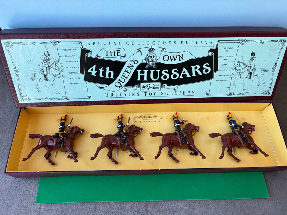 Britains 8811 The Queens Own 4th Hussars Boxed