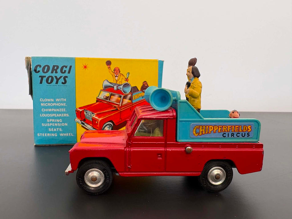 Corgi 487 Chipperfields Circus Land Rover Parade Vehicle In Original Box