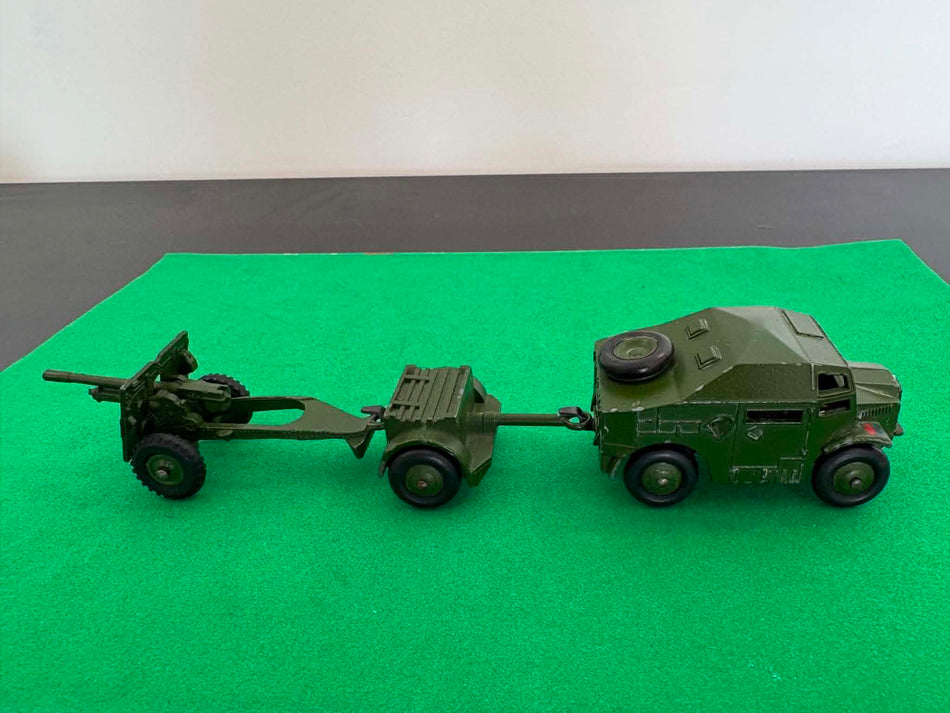 Dinky 697 25 Pounder Field Gun Set