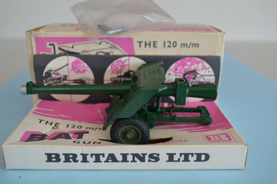 Britains 9720 120mm B.A.T. Gun Boxed