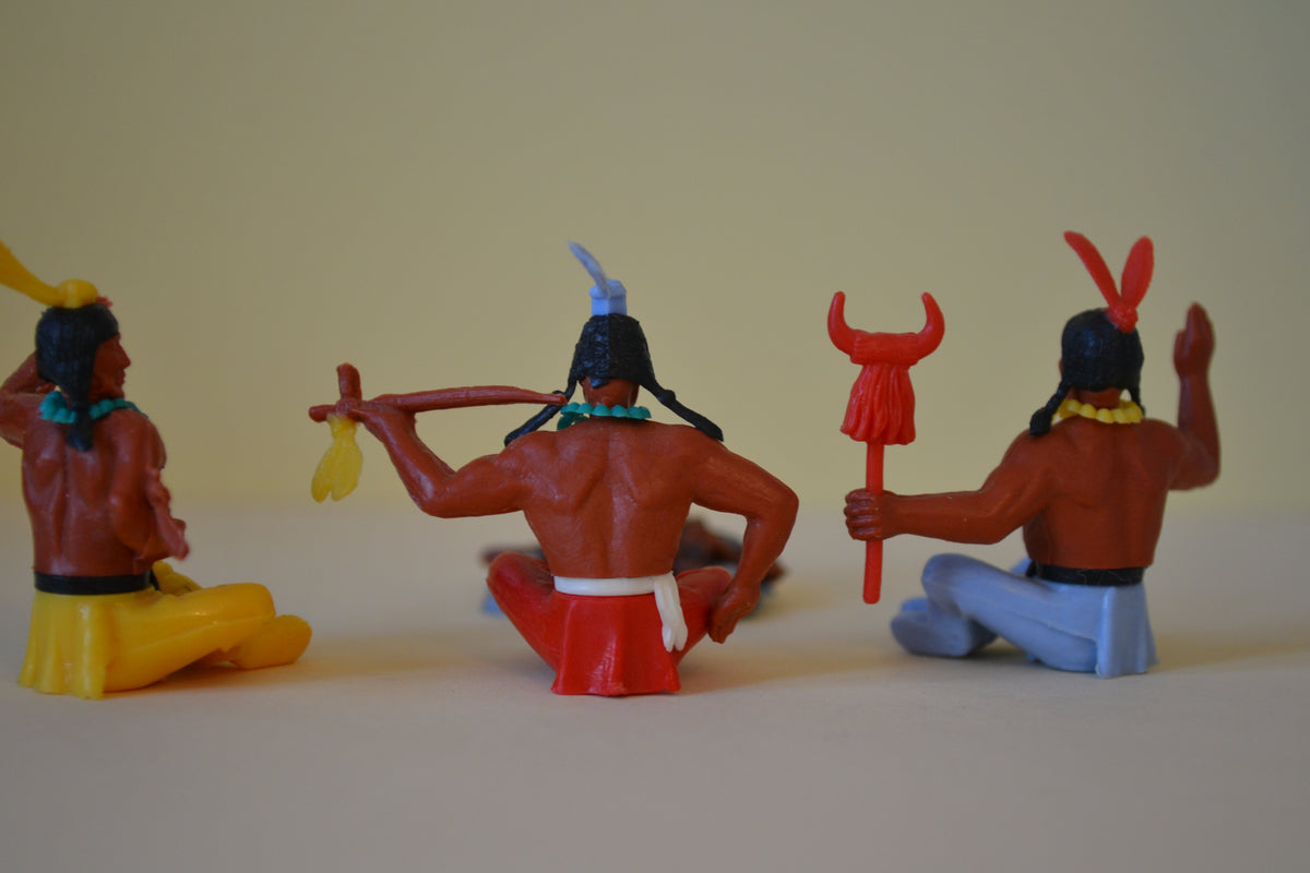 Timpo Indian Braves around fire – Minitroops