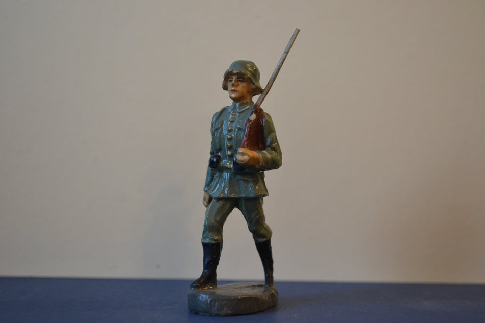 Elastolin Soldier Marching Steel Helmet at Belt Elastolin Soldier Marching Steel Helmet at Belt