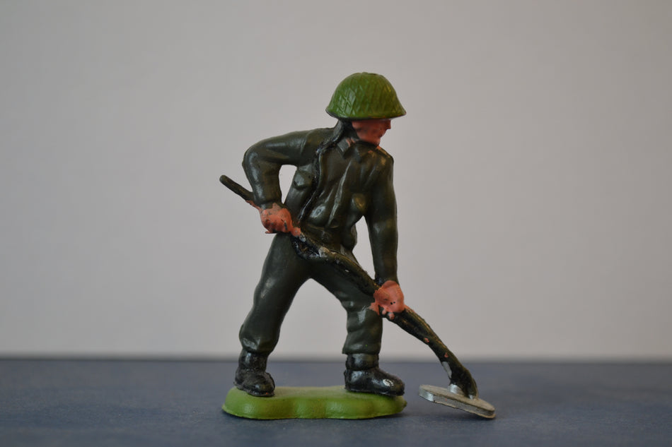 Britains Herald British Khaki Infantry