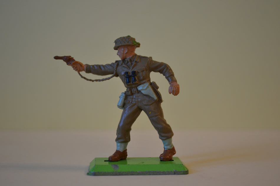 Britains Deetail WW2 British Infantry Officer