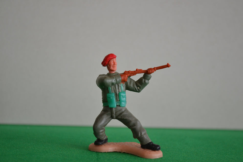 Timpo Modern Army British Paratrooper