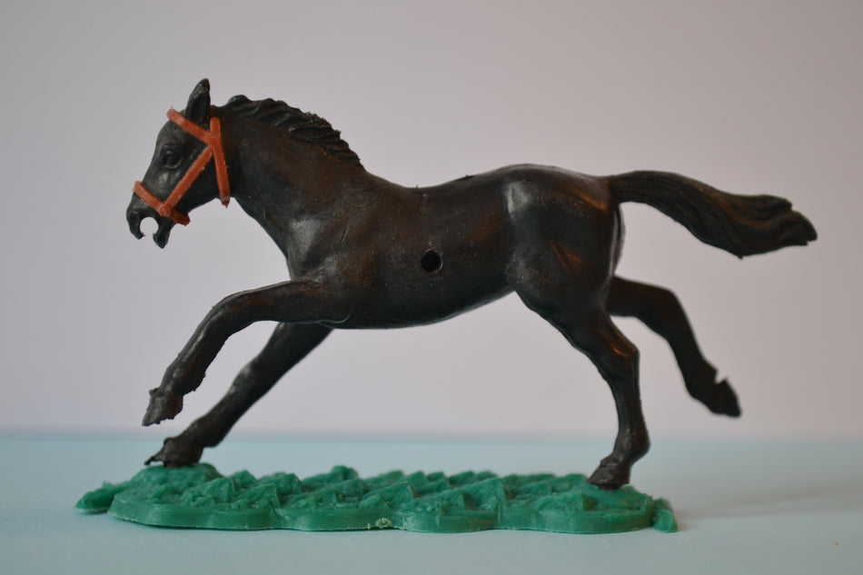 Timpo Horse Black/Red Bridle/Green Base