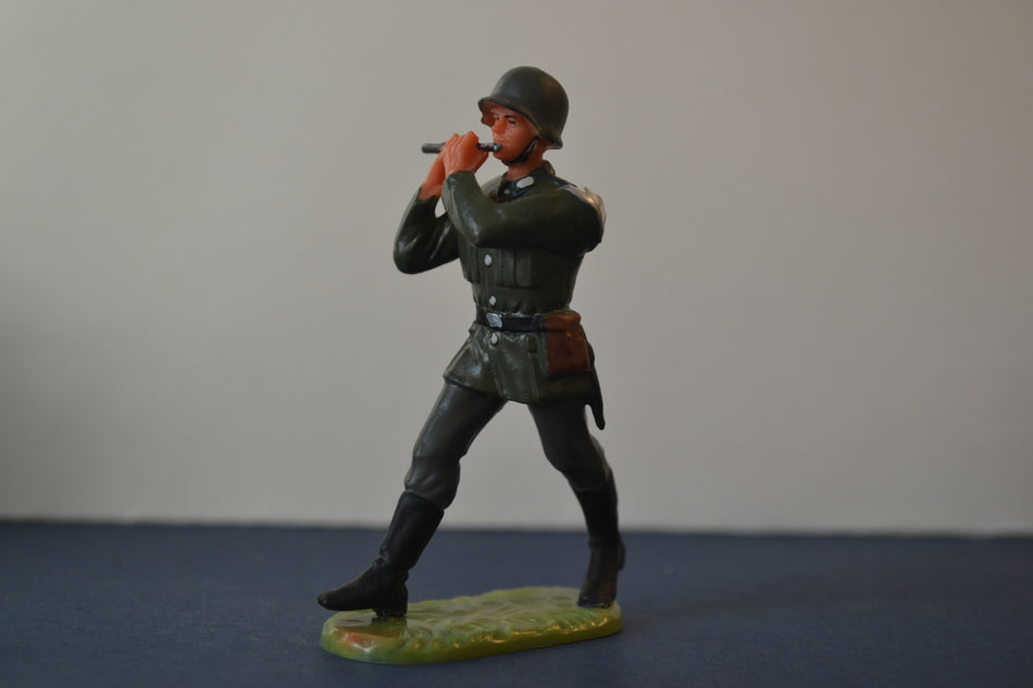 Elastolin German Infantry Flute Player