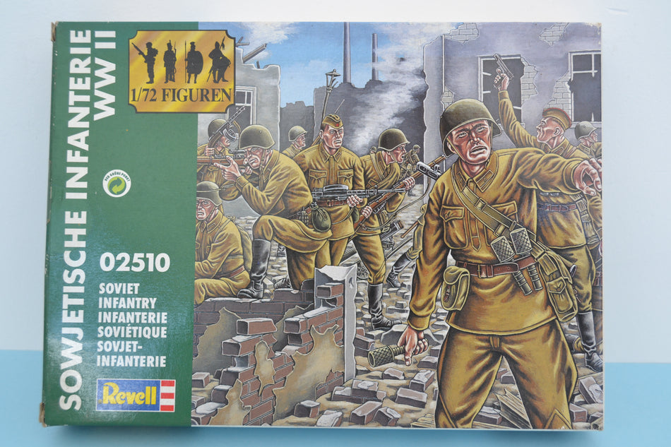 Revell 1/72 WW2 Soviet Infantry boxed on sprue