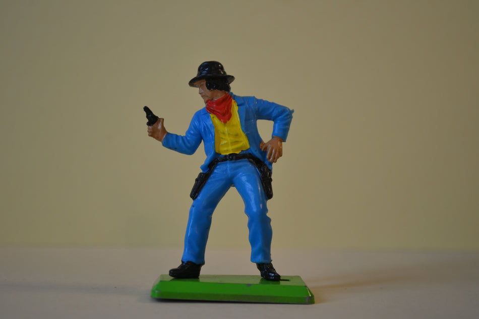 Britains Deetail Cowboy- broken pistol.