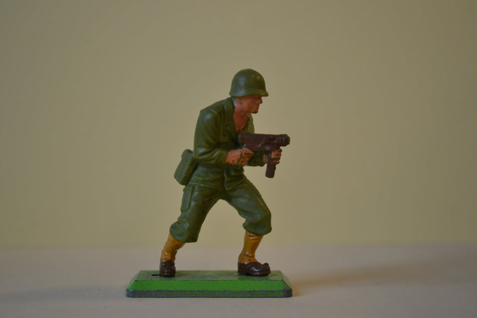 Britains Deetail WW2 American Infantry- broken weapon