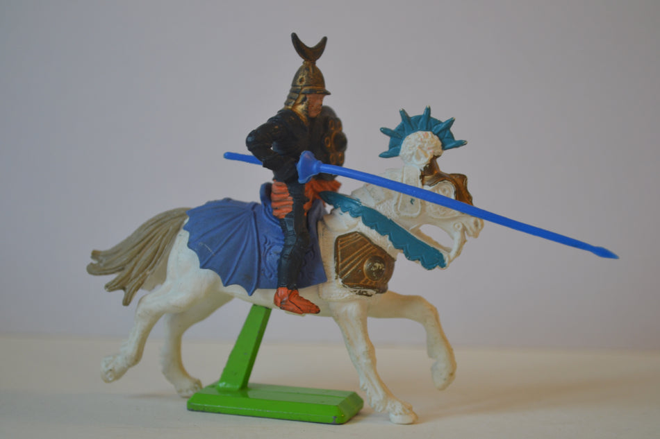 Britains Deetail Medieval Mounted Turk