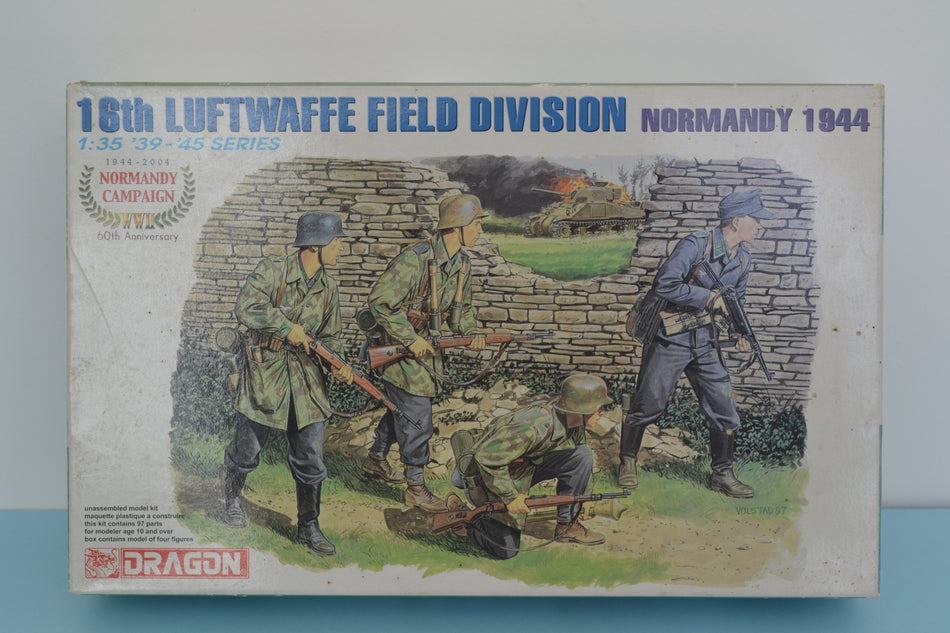 Dragon 1/35 16th Luftwaffe Field Division 1944 boxed on sprue