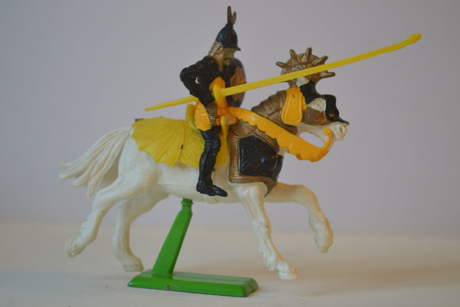 Britains Deetail Medieval Mounted Turk