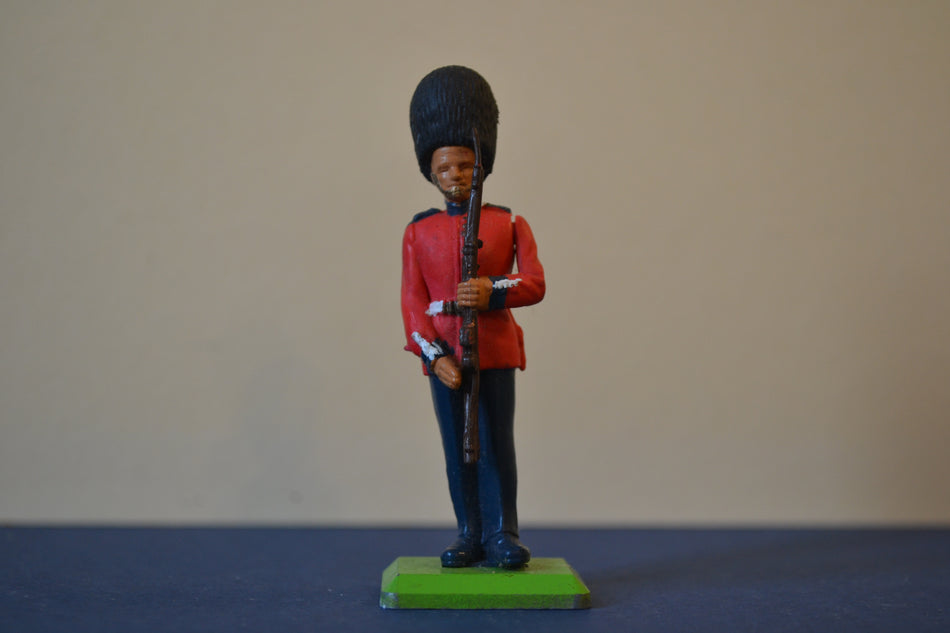 Britains Deetail British Guardsman