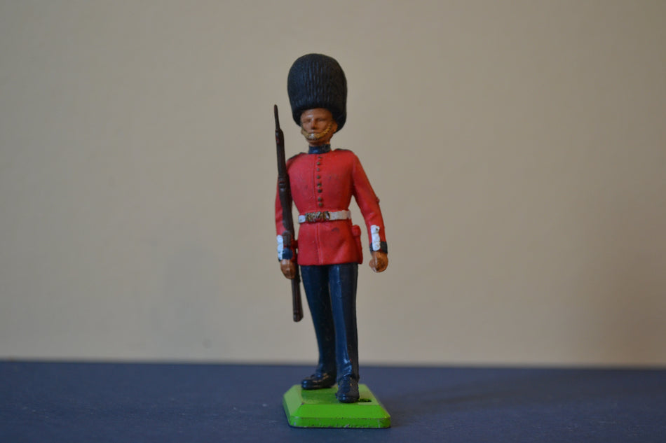 Britains Deetail British Guardsman