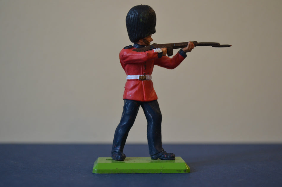 Britains Deetail British Guardsman