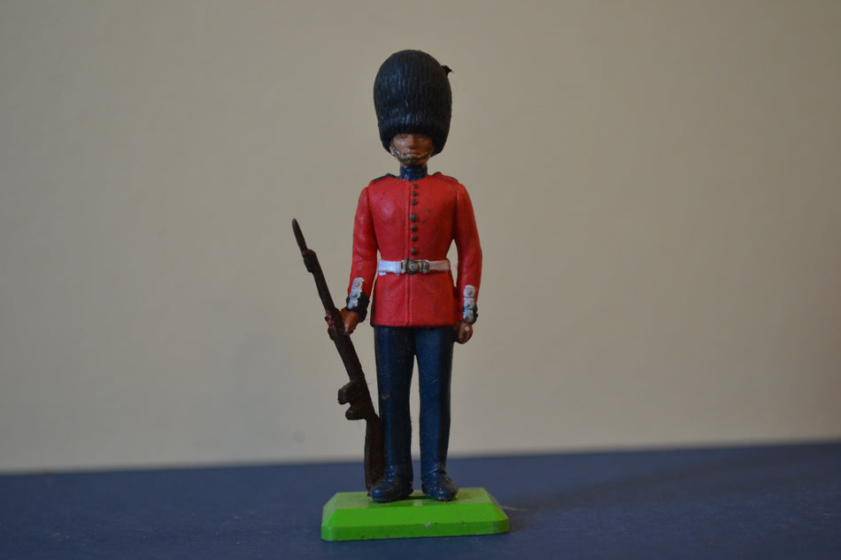 Britains Deetail British Guardsman