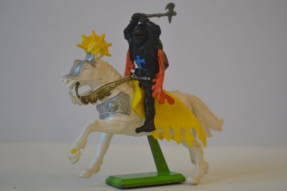 Britains Deetail Medieval Mounted Black Knight