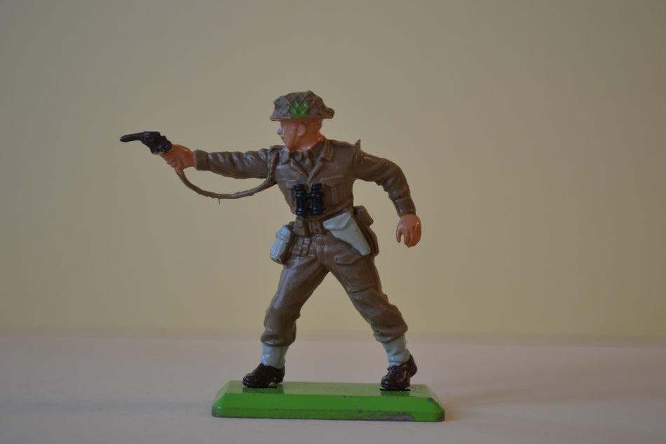 Britains Deetail WW2 British Infantry Officer