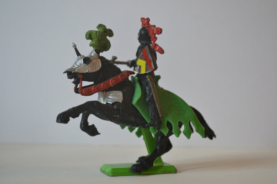 Britains Deetail Medieval Mounted Black Knight