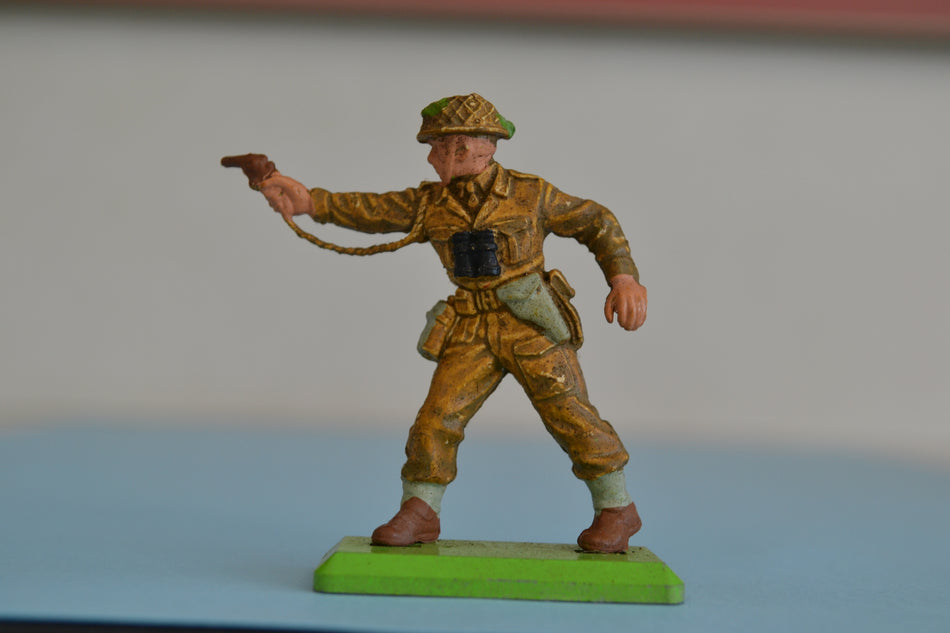 Britains Deetail WW2 British Infantry Officer