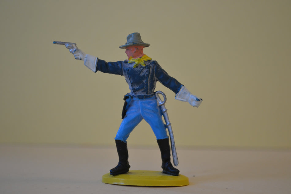 Britains Herald 7th Cavalry Officer- missing flag