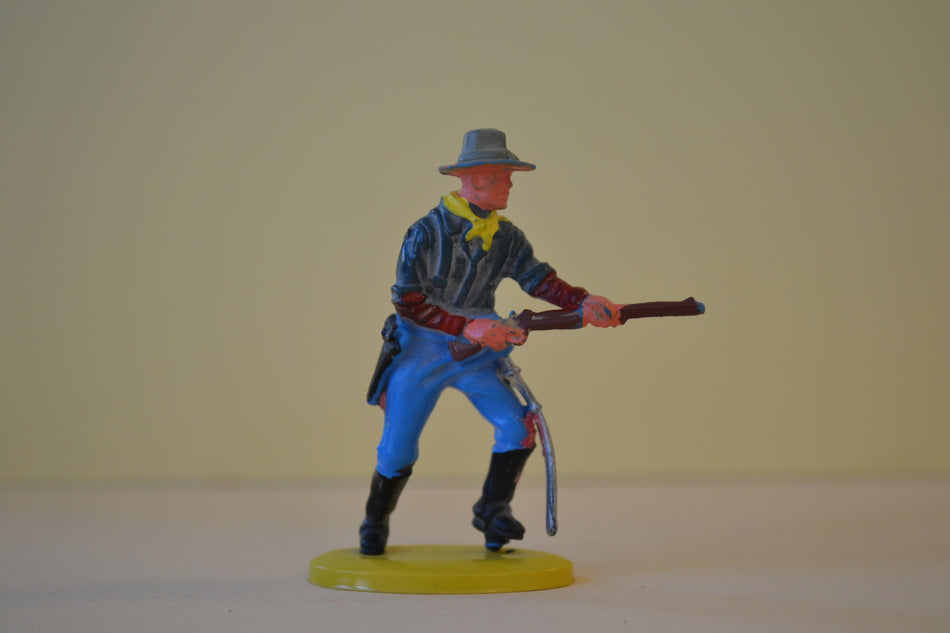 Britains Herald 7th Cavalry Trooper- left foot not pegged