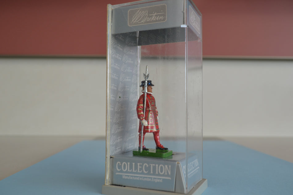 Britains Heritage Collection Beefeater Boxed