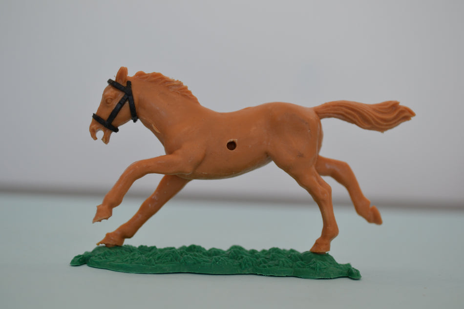 Timpo Horse Tan/Black Bridle/Green Base