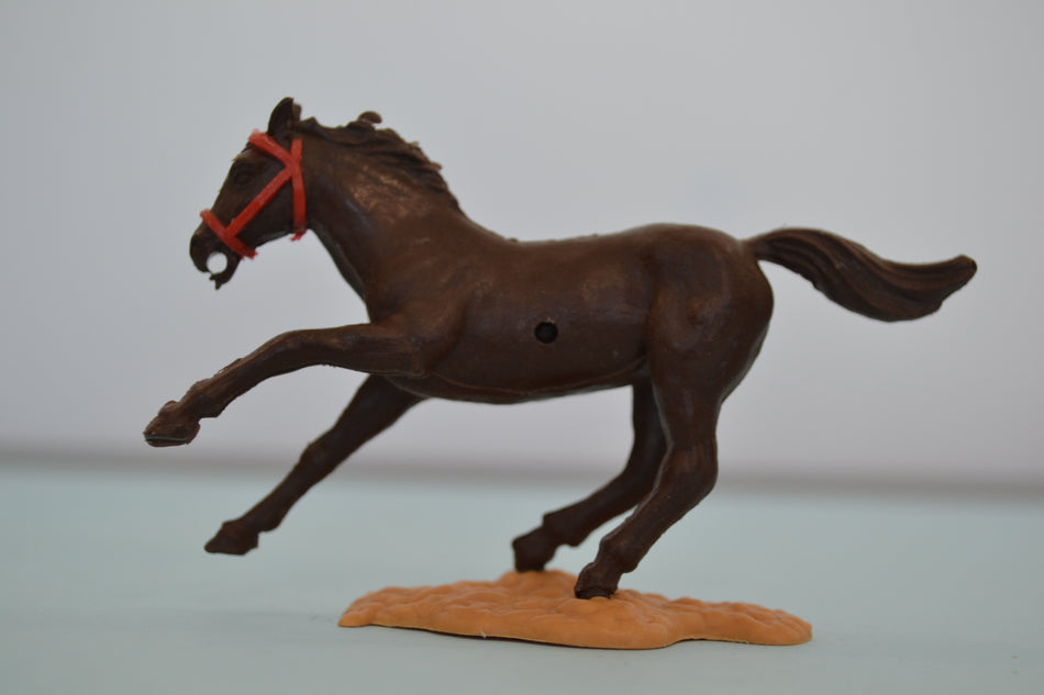 Timpo Horse Brown/Red Bridle/Sand Base