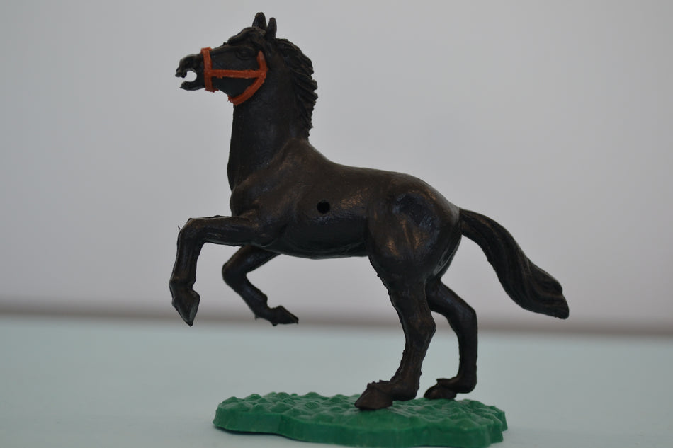 Timpo Horse Black/Brown Bridle/Green Base