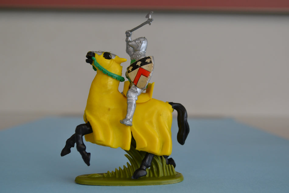 Britains Herald Mounted Medieval Knight