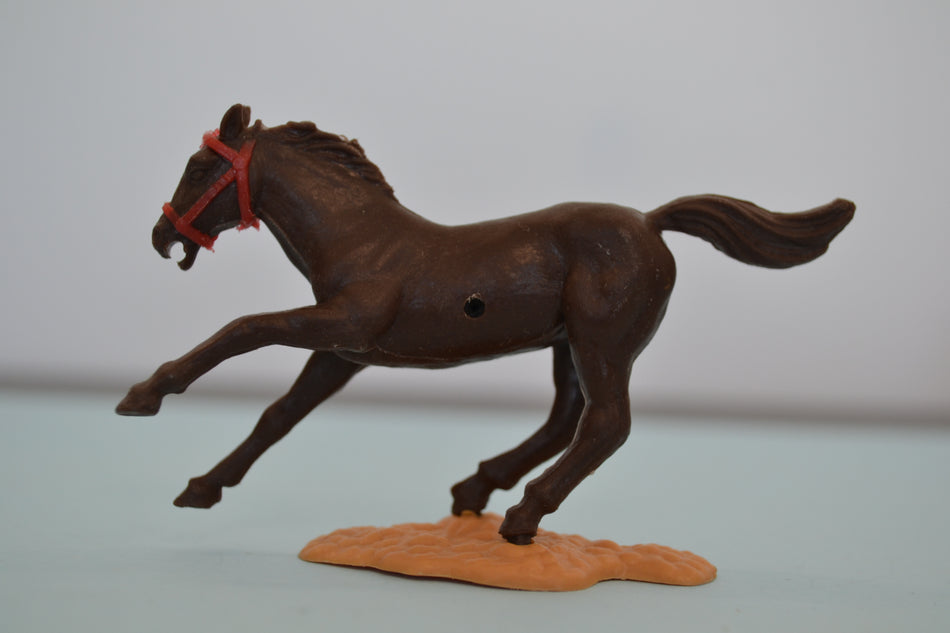 Timpo Horse Brown/Brown Bridle/Sand Base