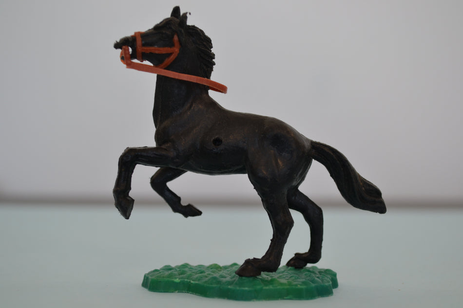 Timpo Horse Black/Brown Bridle/Green Base