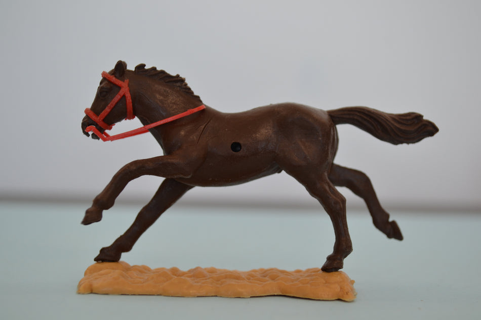 Timpo Horse Brown/Red Bridle/Sand Base