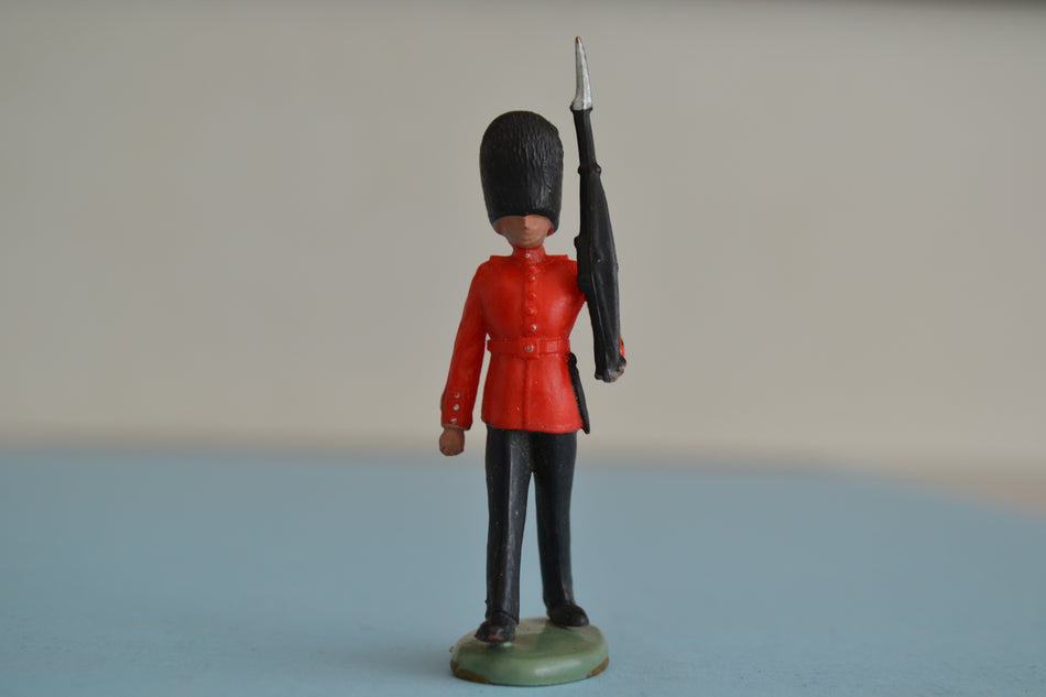 Britains Herald Guardsman
