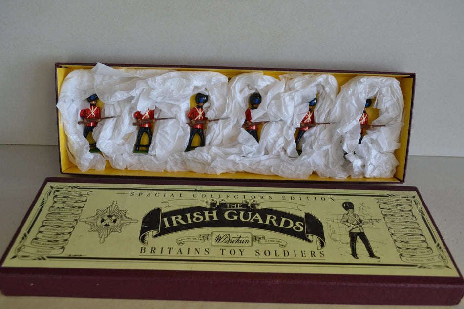 Britains 8805 The Irish Guards Limited Edition Set