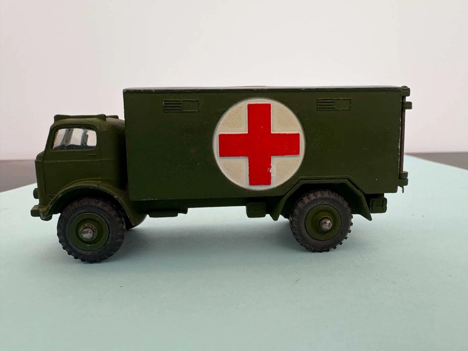 Dinky 626 Military Ambulance